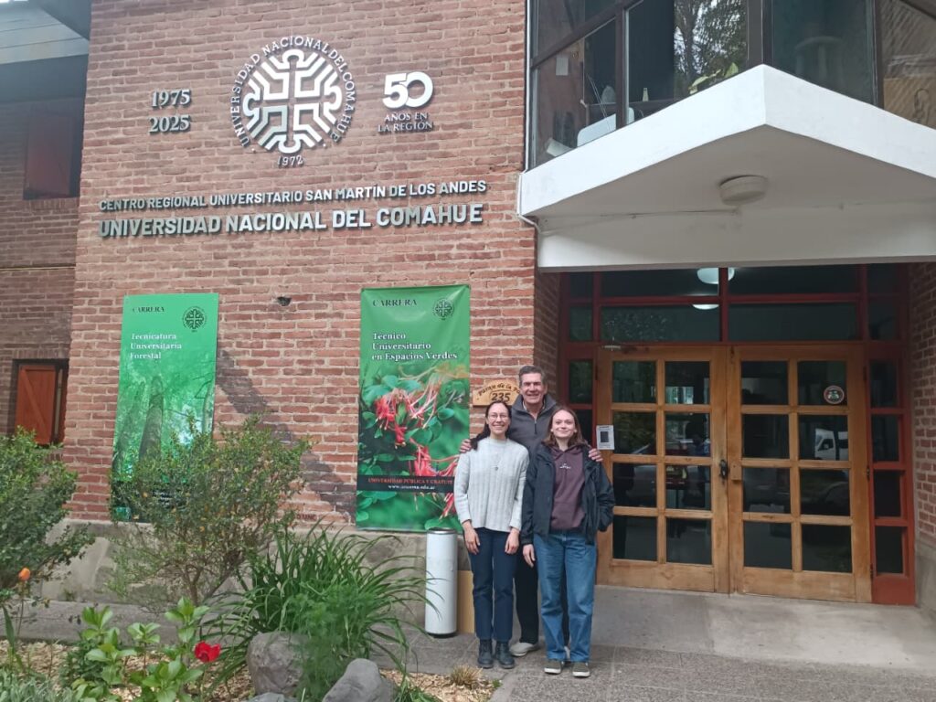 Colaboración en la instalación de una estación meteorológica y entrevistas a pueblos originarios.