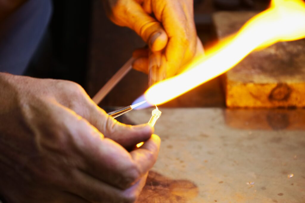 Curso Práctico de Vidriería Científica: Fortaleciendo habilidades técnicas